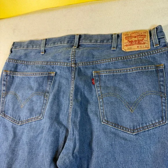 Levis 505 Regular Fit Jeans Mens 42x30 Medium Wash Blue Straight Leg Denim 6979