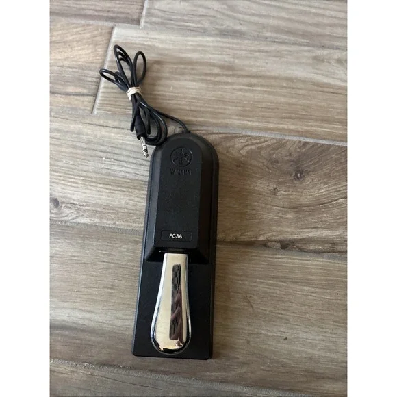 Yamaha FC4A Piano Sustain Pedal - Black