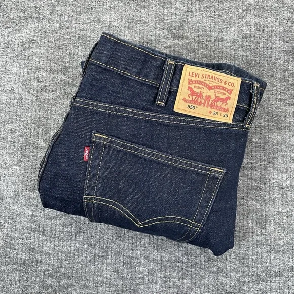 Levis 550 Men's Size 38x30 Blue Denim‎ 5 Pocket Straight Leg Jeans