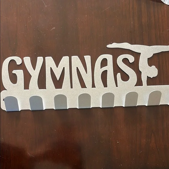 Gymnast Silver Medal Holder Wall Decor‎