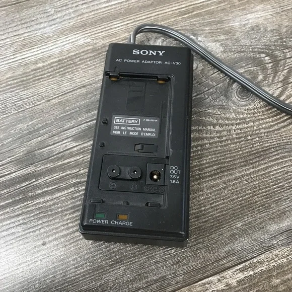 Genuine OEM Sony AC-V30 Power Adapter‎ Battery Charger HandyCam Camcorder
