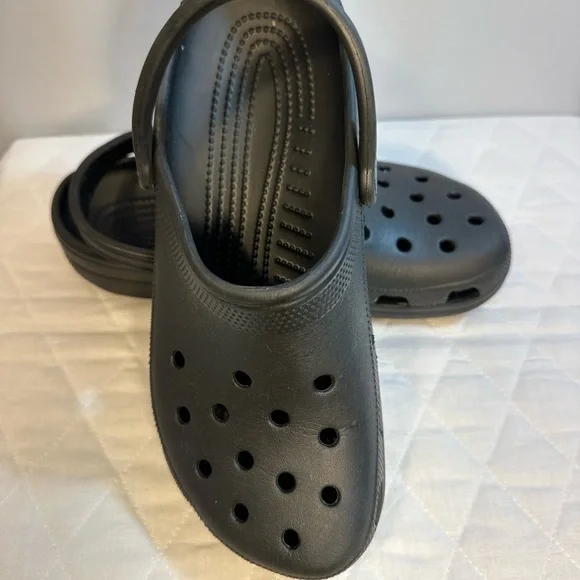 Crocs Baya Unisex Size Men 9 Women 11 Classic Clogs Sandals Shoes Slippers Black