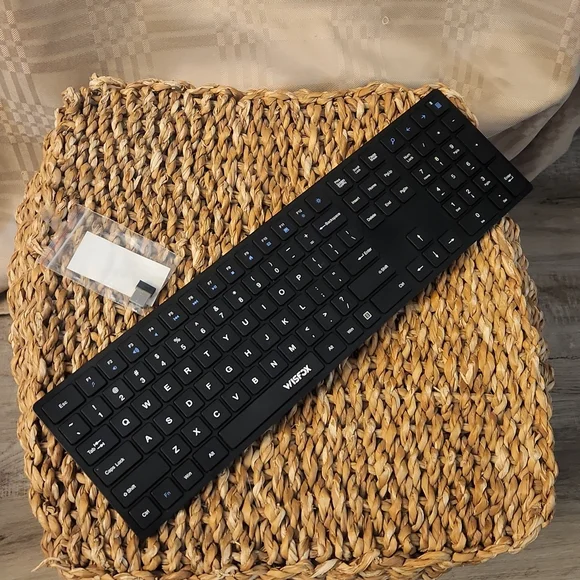 Wisfox Wireless Keyboard with USB connector 💥