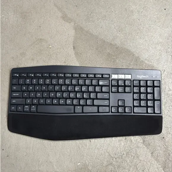Logitech K850 Bluetooth Wireless Multi-Device Keyboard Black ( No receiver )