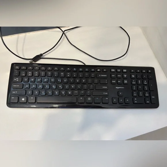 Amazon Basics Black Wired Keyboard