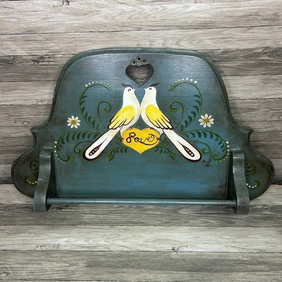 Wood Heart Hand‎ Towel Rack Country Rustic Cottage Love Birds Painted Decor Rack