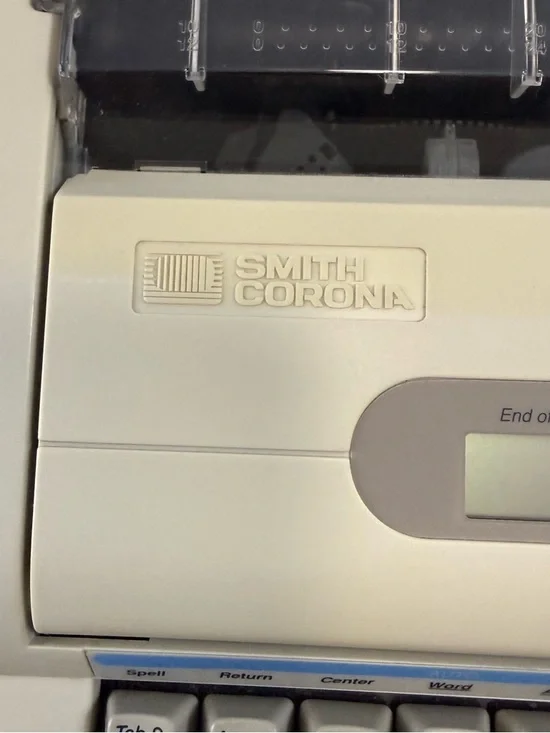 Beige Portable Typewriter - The Office 2000 model NA5HH tested & working