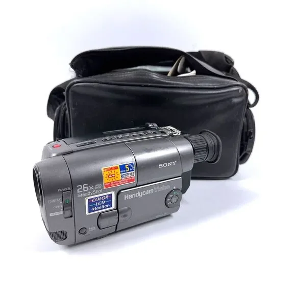 Sony Handycam Vision Video 8 Camcorder CCD-TRV22 Portable - For Parts - UNTESTED