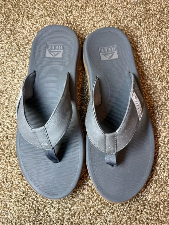 Reef Men’s Flip Flops in Grey with Tan Outsole 13