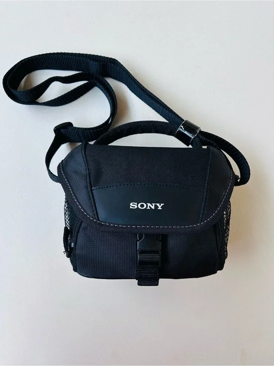 Sony LCS-U11 Camera Carrying Case Black NWOT Adjustable Divider Shoulder Bag