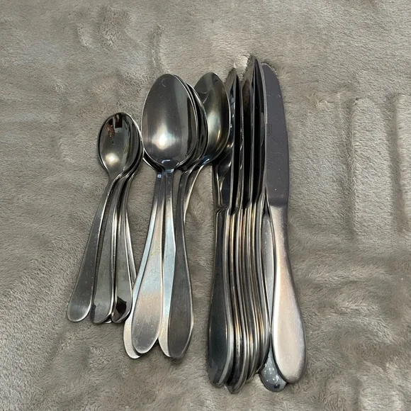 Gibson cutlery set of 16 pieces