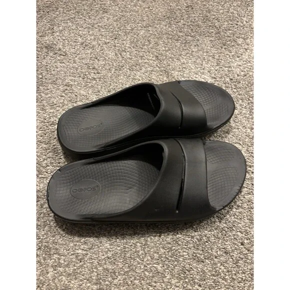 Oofos OOahh Mens Size 12 Recovery Slip-On Slides Beach Sandals Black