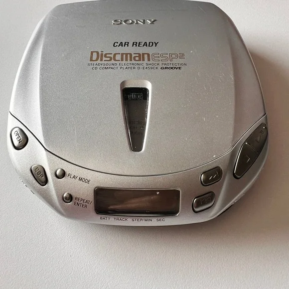 Sony Discman ESP2 D-E459CK Portable CD Player Car Ready Kit Vintage 1999 Silver