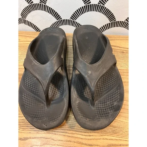 OOFOS Oolala Black Flip Flop Recovery Thong Slip On Sandals Shoes‎ M11/W13