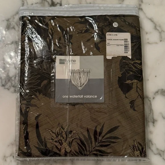 NWT JC Penny Home Tropical Jacquard Waterfall Valance Brown Black Tassel 57x37”