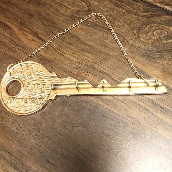 20th Anniversary Key Hook appliance vintage made in Taiwan hanging key holder