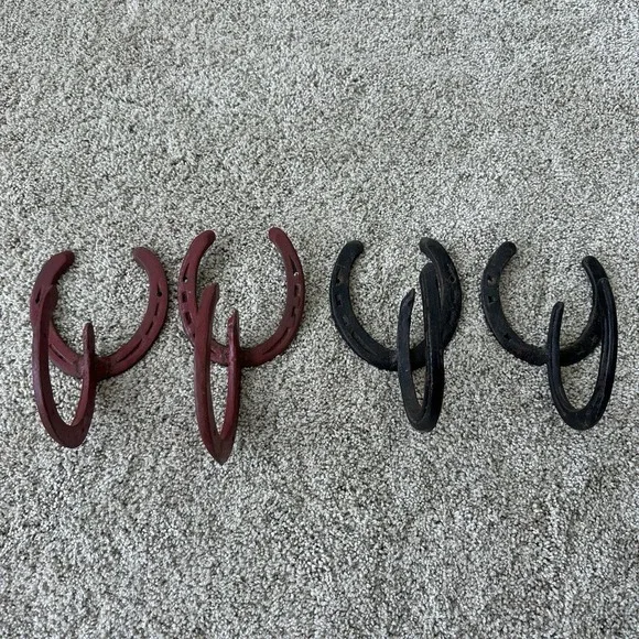 GUN rustic wall RACK horseshoe western hanger coat curtain 4 piece set Red Black