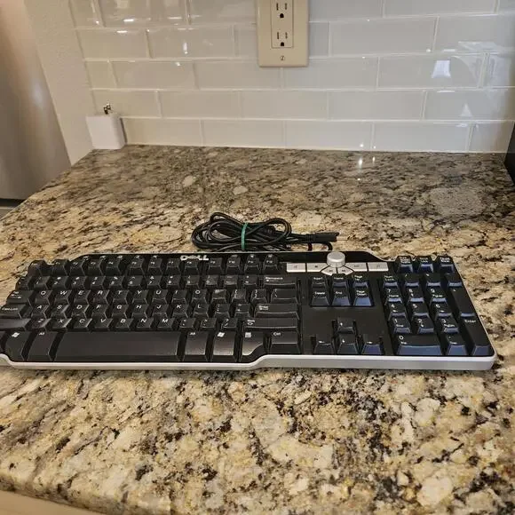 Dell SK-8135 USB Hub Wired, Multimedia Keyboard - Black Tested