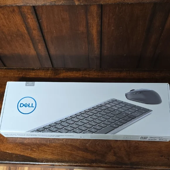 HOST PICK. NIB. Dell Wireless Keyboard and Mouse Set KM7120W