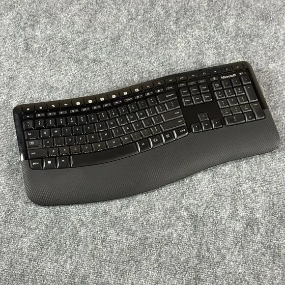 Microsoft Wireless Comfort Keyboard 5050 Desktop No Dongle or Mouse