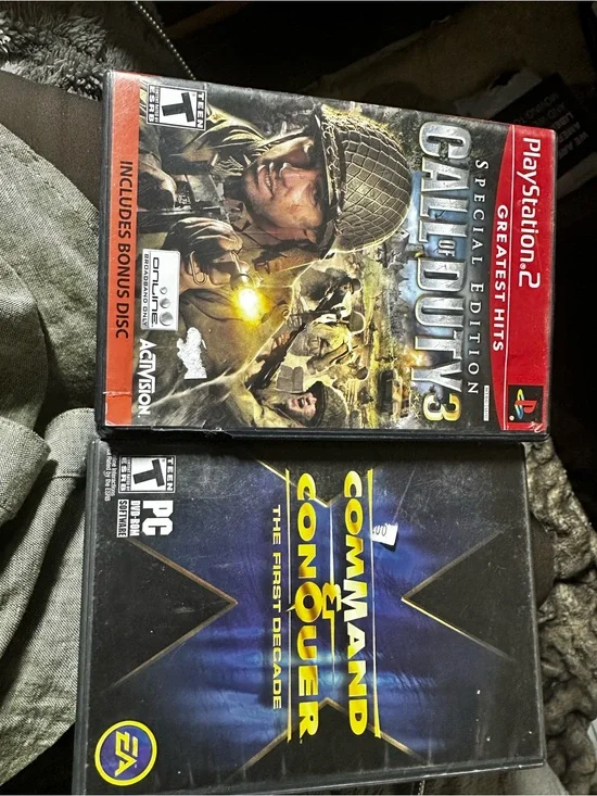(2games)Sony PlayStation 2 Call of Duty 3 - and command conquer-used