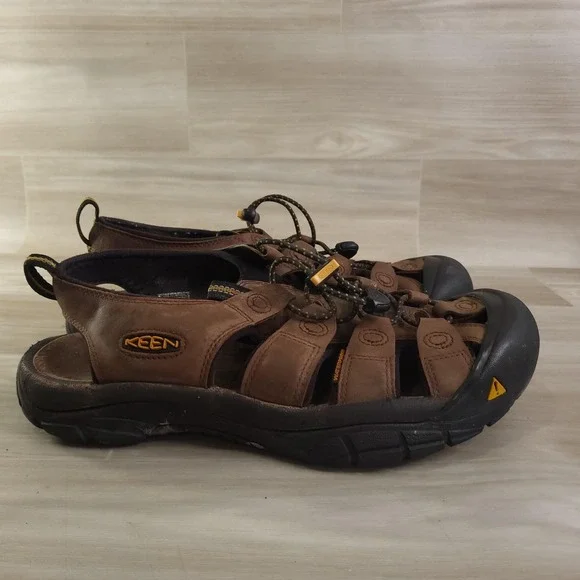 Keen Newport Sandals Mens Size 9 Brown Leather Closed Toe Hiking Trail