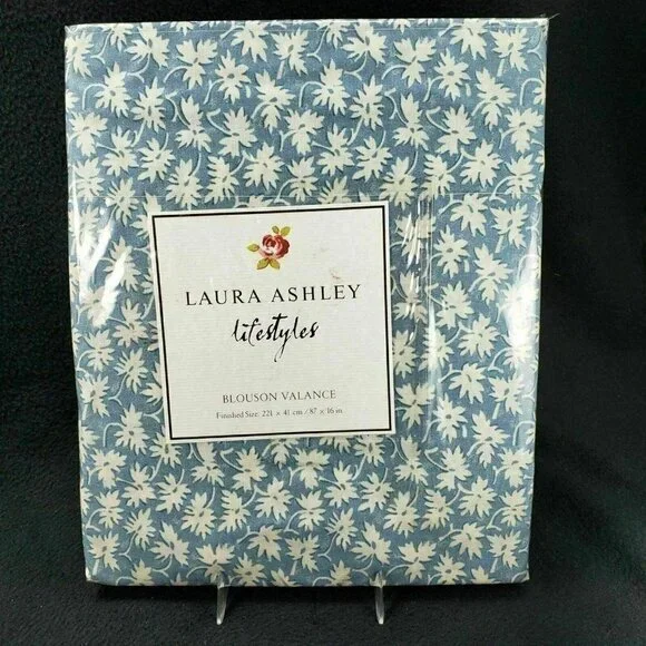 Laura Ashley Day Dreams Window Blouson Valance 16‎ x 87 Blue White Cottage New