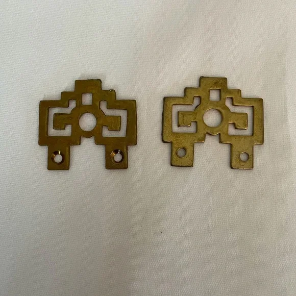 NWOT vintage Asian picture hangers brass, medium