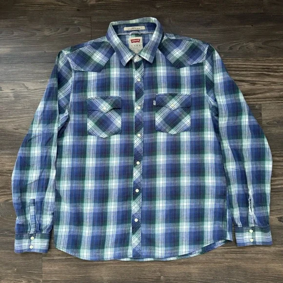 Levi’s Flannel Long Sleeve Button Down Shirt