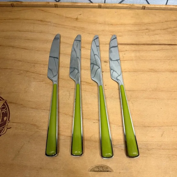 Fiesta Lemongrass Green Steak Knives Set of‎ 4 Stainless Steel Serrated W-16 9