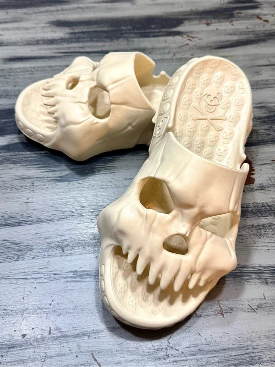 ☠️ Men’s Size 12 Skull Slide Sandals in Cream New without Tags 💀