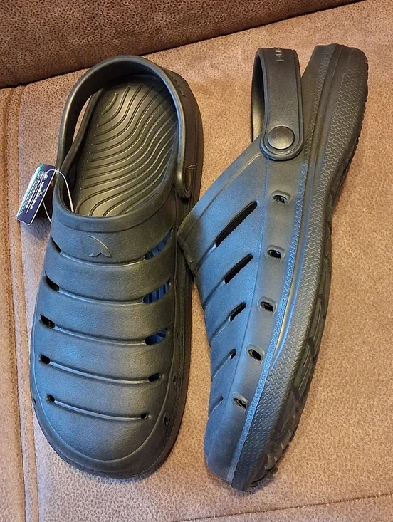 Rugged Shark Men's Black Slip-On Water-Resistant Clog Size 10