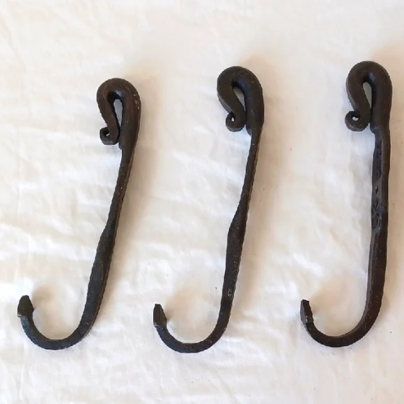 SET OF 3 Forged Metal Hooks with Arrow Tips, Dark Rustic Brown