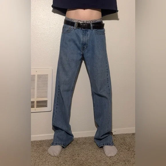 Levi's Men's Straight Jeans in Medium Blue Denim