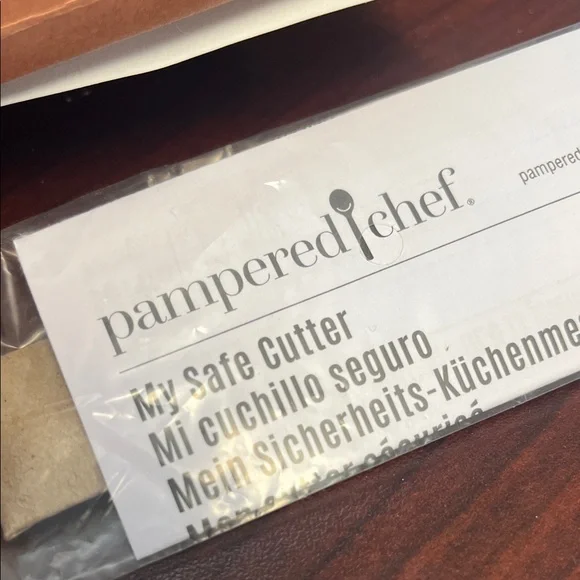 Pampered Chef My Safe Cutter Knife #100491