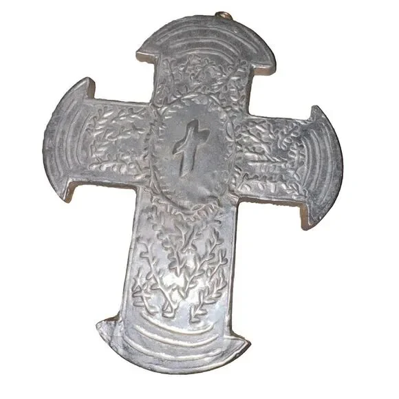 Solid Metal Pewter Cross Wall Hanging‎ 8.5