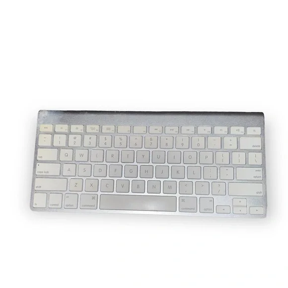 𝅺Genuine Apple Wireless Bluetooth Keyboard Mac Aluminium