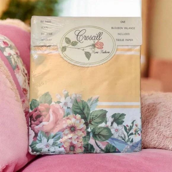 Vtg Croscill Princess Blouson Valance Yellow Pink Cottage Floral Stripe 15 x 86