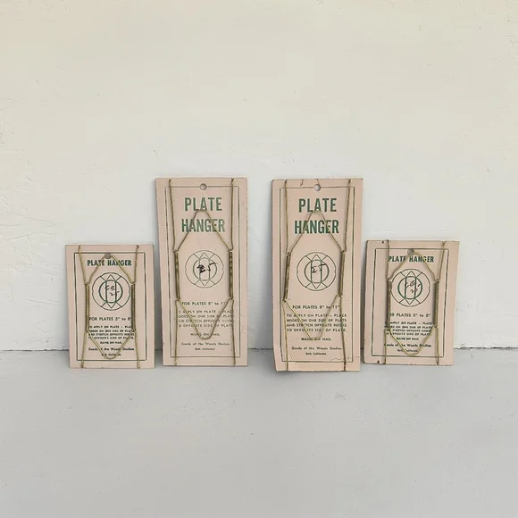 VINTAGE | Goods Of The Woods Gold Tone Plate Art 4 Point Spring Hangers Set Of 4