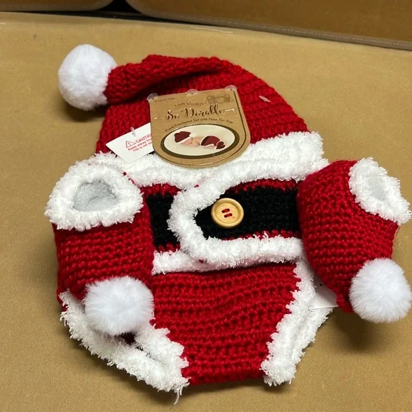So 'Dorable Hand Crocheted With Faux Fur Trim 3 Piece Christmas Ensemble 0-6 M