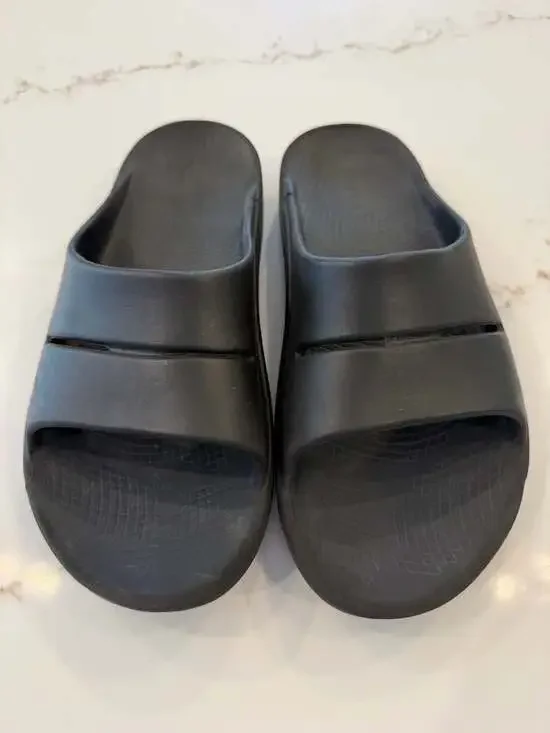 OOFOS OOahh Recovery Slide Sandal Black Mens 10 Womens 12 Black