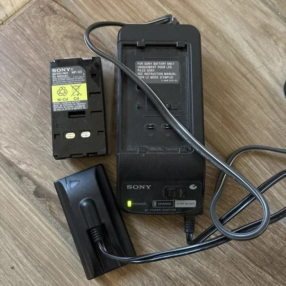 Sony AC Power Adapter / Battery Charger / PSU Power Supply (AC-V16A) & Battery