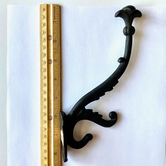Vintage Black Triple Hook Victorian Ornate Cast Iron Made in Michigan USA 8-1/2