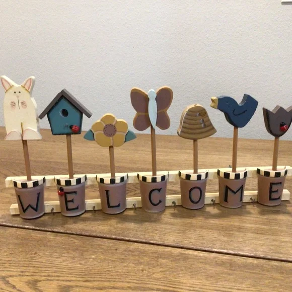 Vintage Welcome sign | Wooden Wall Key Holder