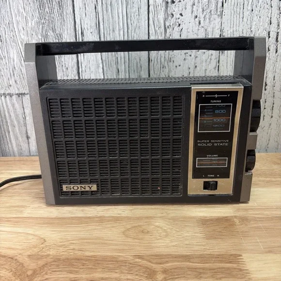 Vintage Sony Transistor Radio TR-6500 Super Sensitive Solid State AM Radio