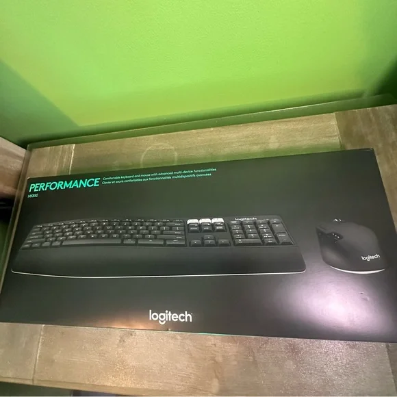 Logitech MK850 Wireless Keyboard & Mouse Combo Multi-Device