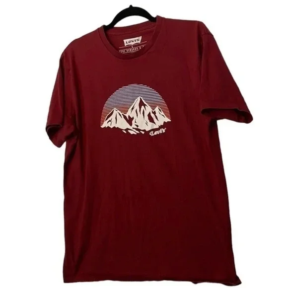 Men's Levi's Mountain Red T-shirt‎ Size Large (L)