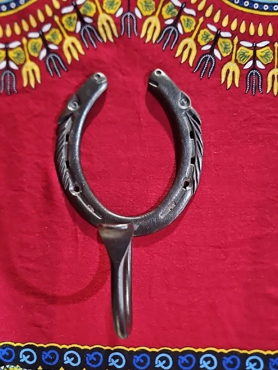 Hand-Forged Western Horse Head Wall Hook Crafted From a Repurposed Horseshoe