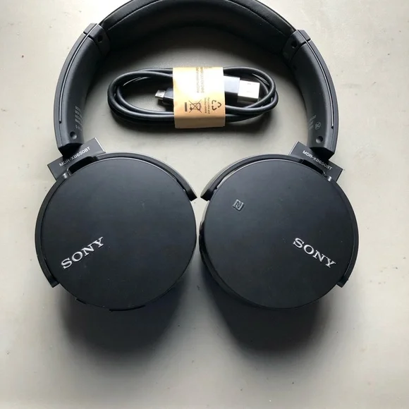 Sony MDR-XB650BT Extra Bass Wireless Headphones