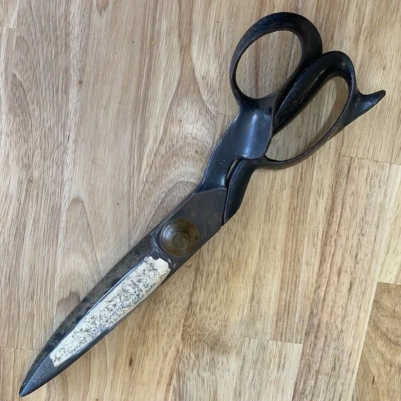 Antique Tailor Scissors‎ 13